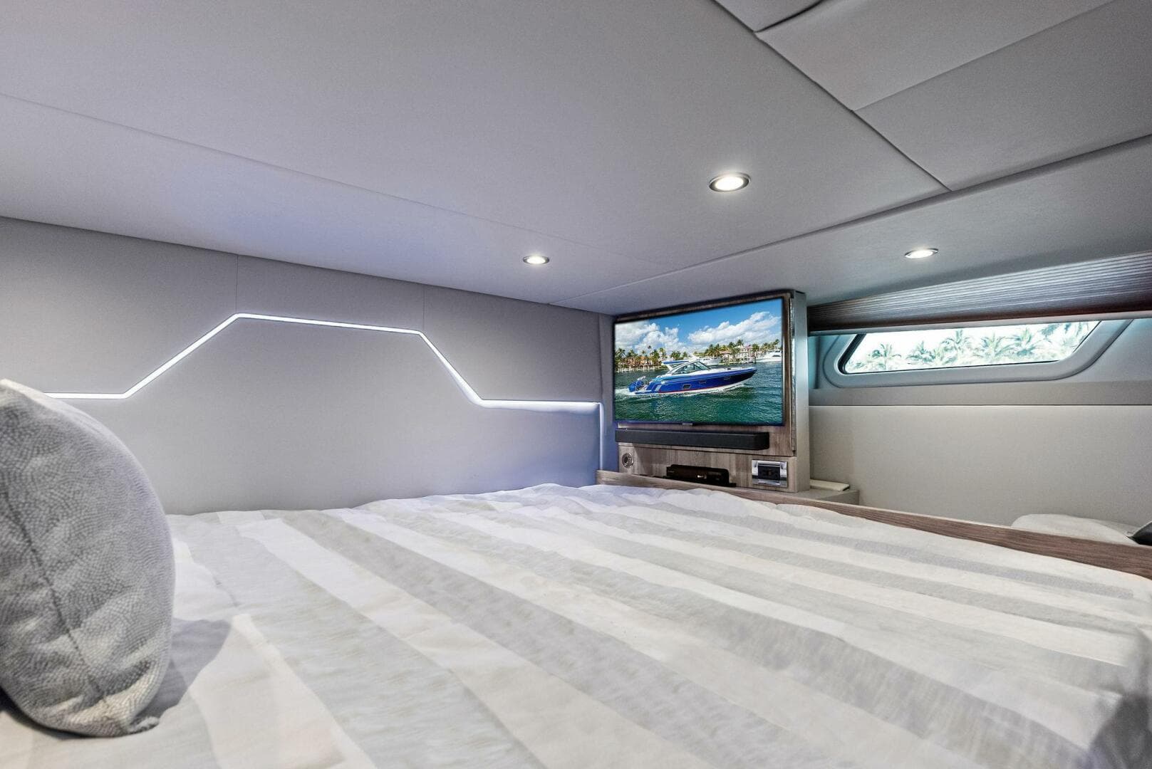 2022 Formula 430 Super Sport Crossover photo 32