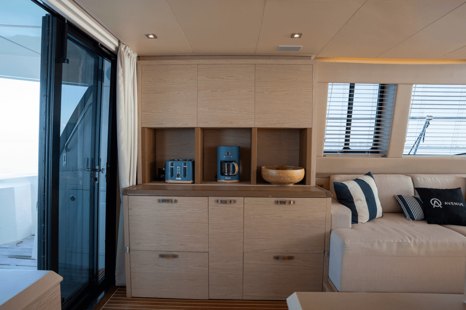 2019 Monte Carlo Yachts MC6 photo 29