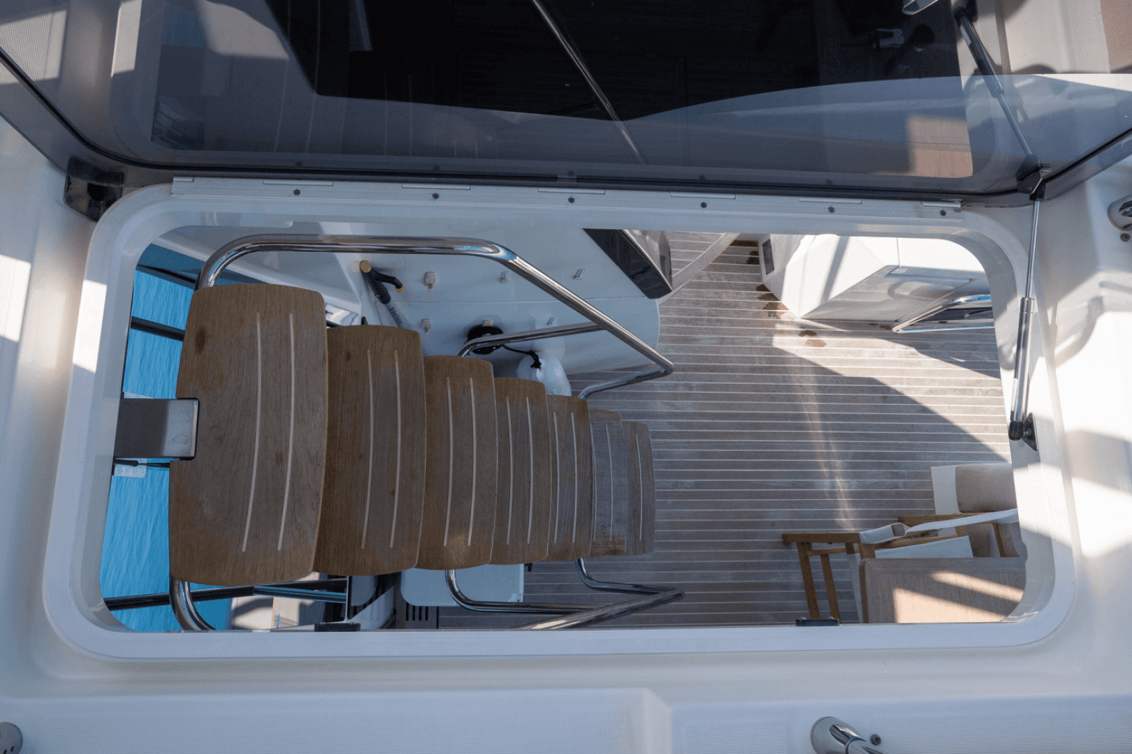 2019 Monte Carlo Yachts MC6 photo 21