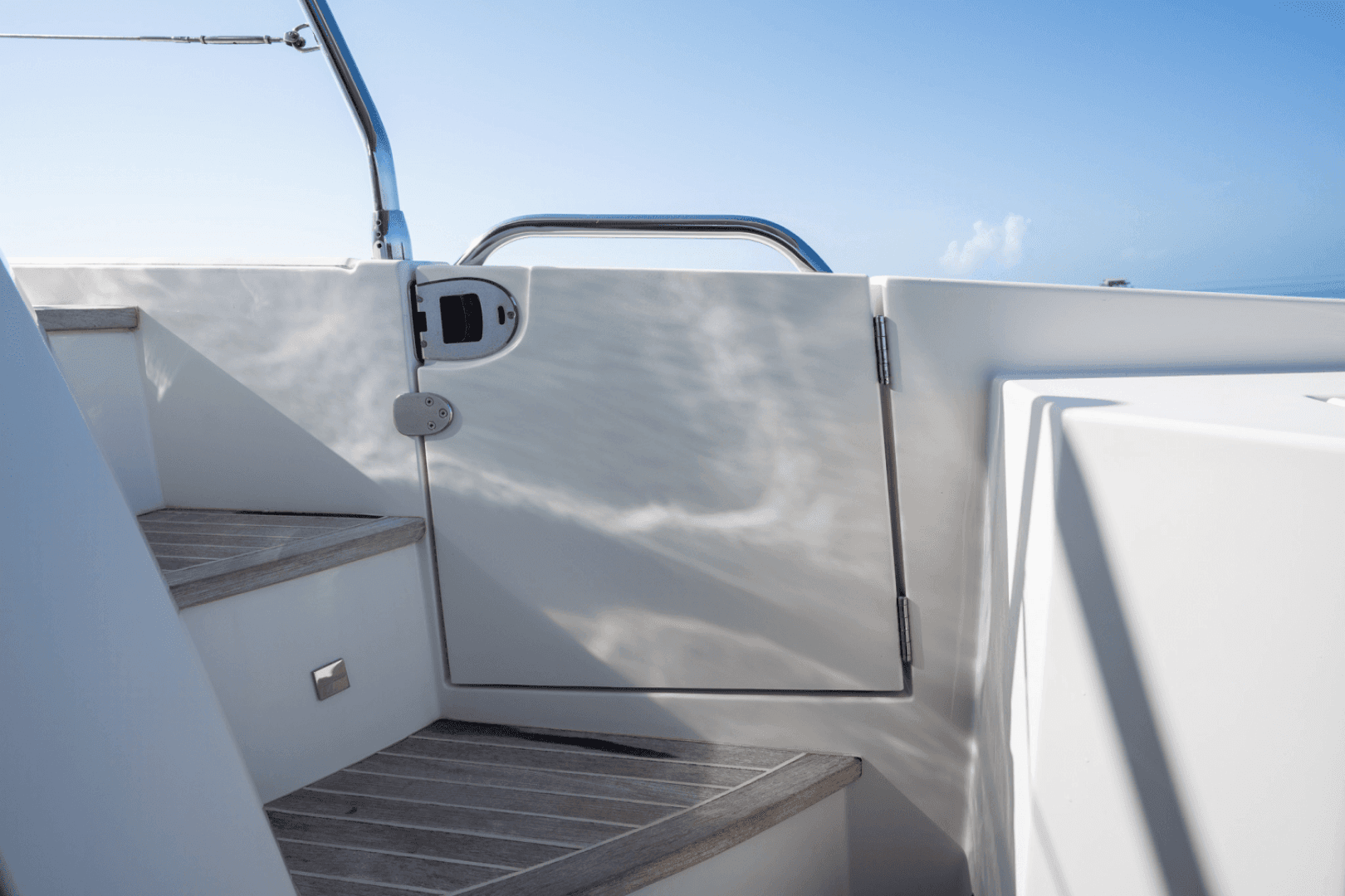 2019 Monte Carlo Yachts MC6 photo 22