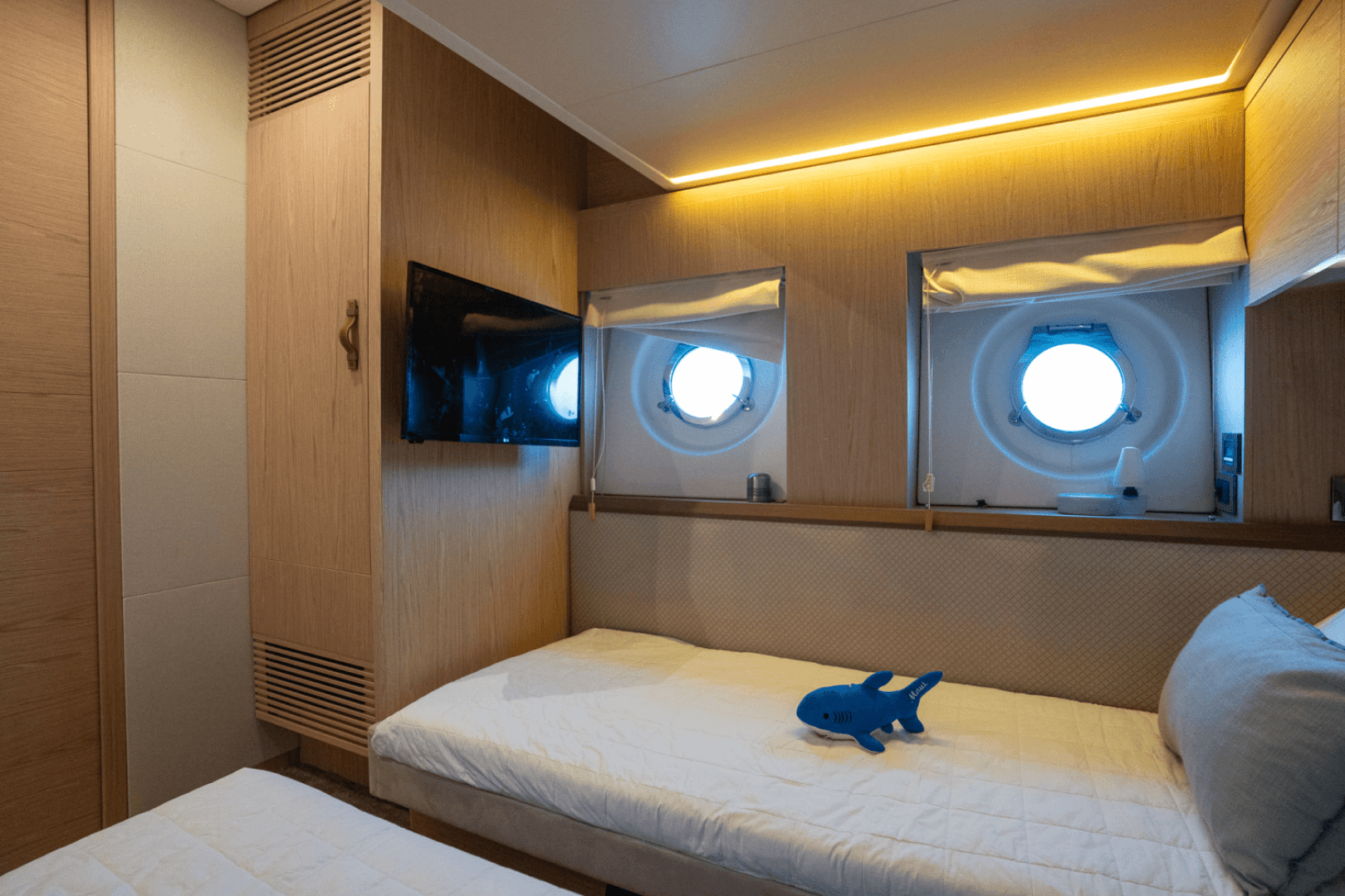 2019 Monte Carlo Yachts MC6 photo 51