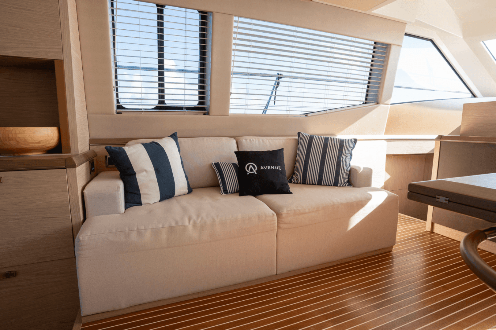 2019 Monte Carlo Yachts MC6 photo 32