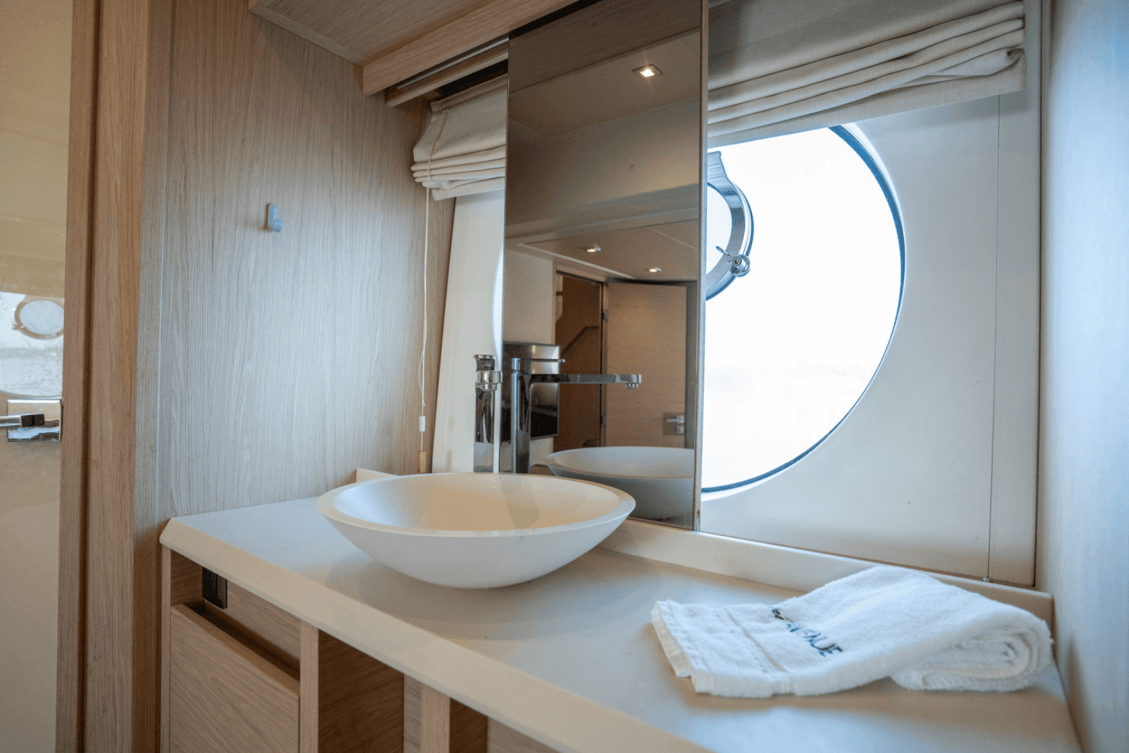 2019 Monte Carlo Yachts MC6 photo 46