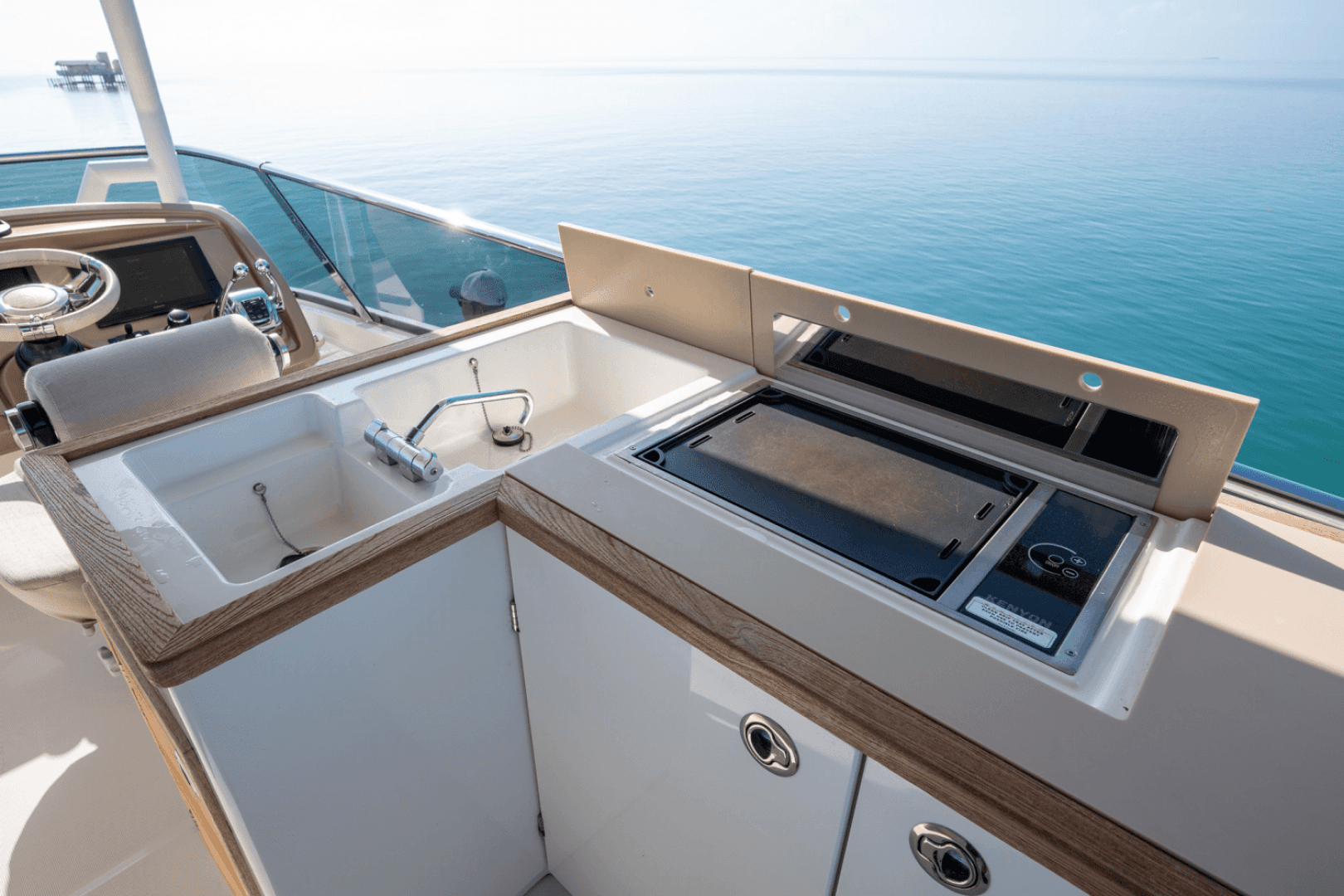 2019 Monte Carlo Yachts MC6 photo 17