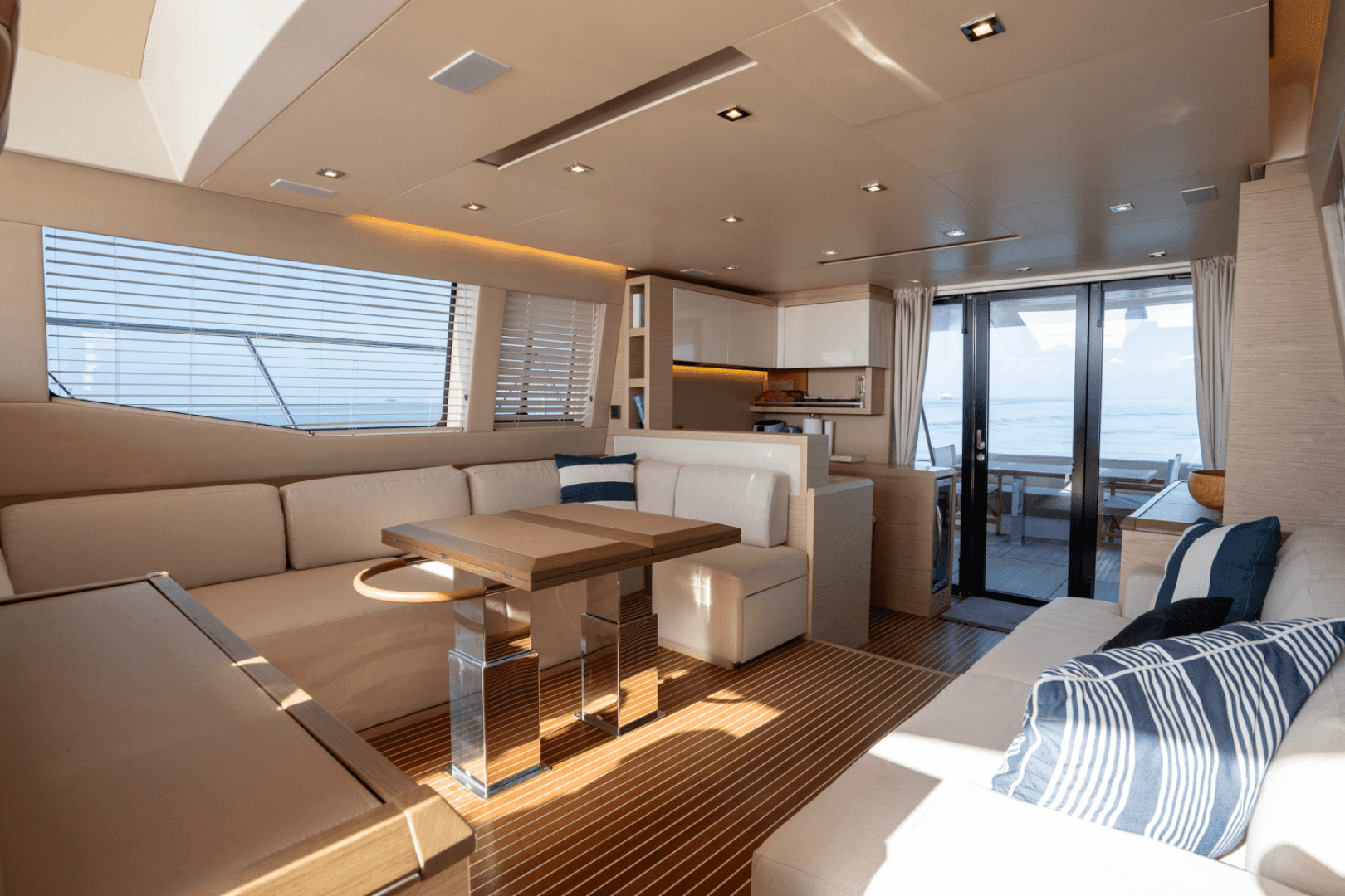 2019 Monte Carlo Yachts MC6 photo 31