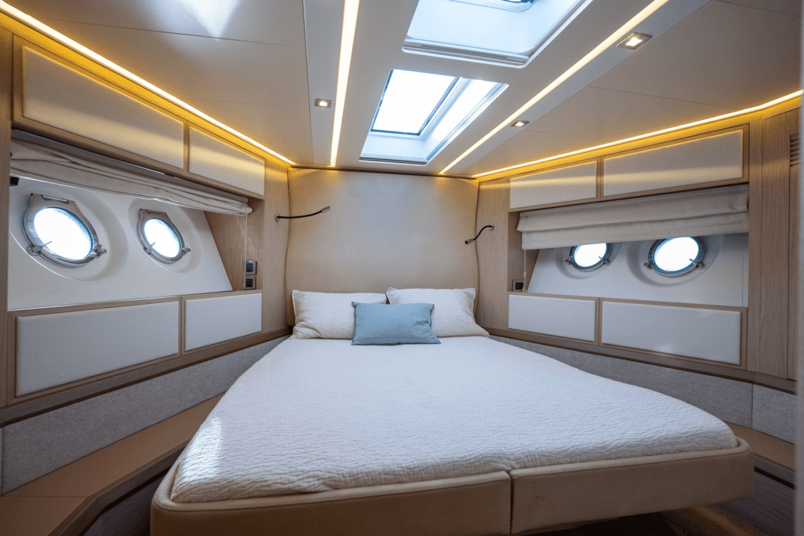 2019 Monte Carlo Yachts MC6 photo 48