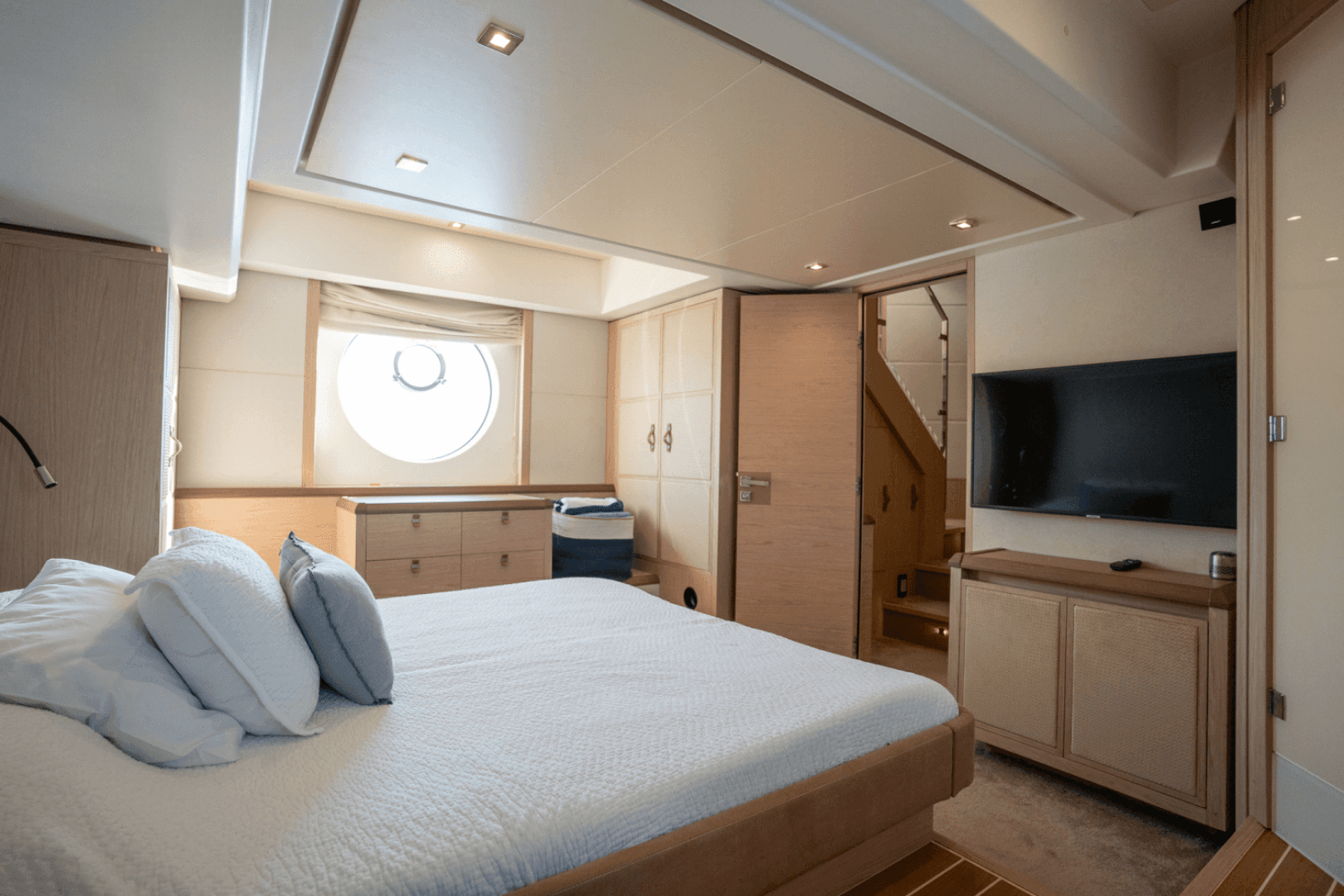 2019 Monte Carlo Yachts MC6 photo 45