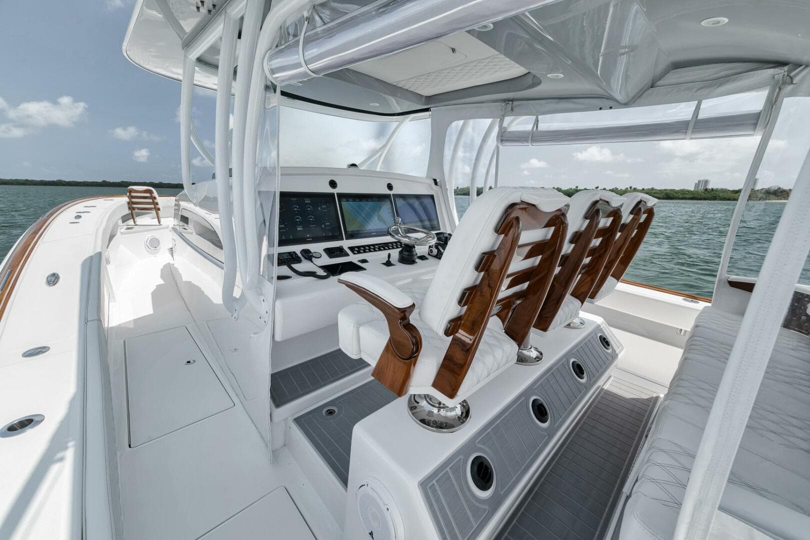 2024 Front Runner 47 CC photo 31