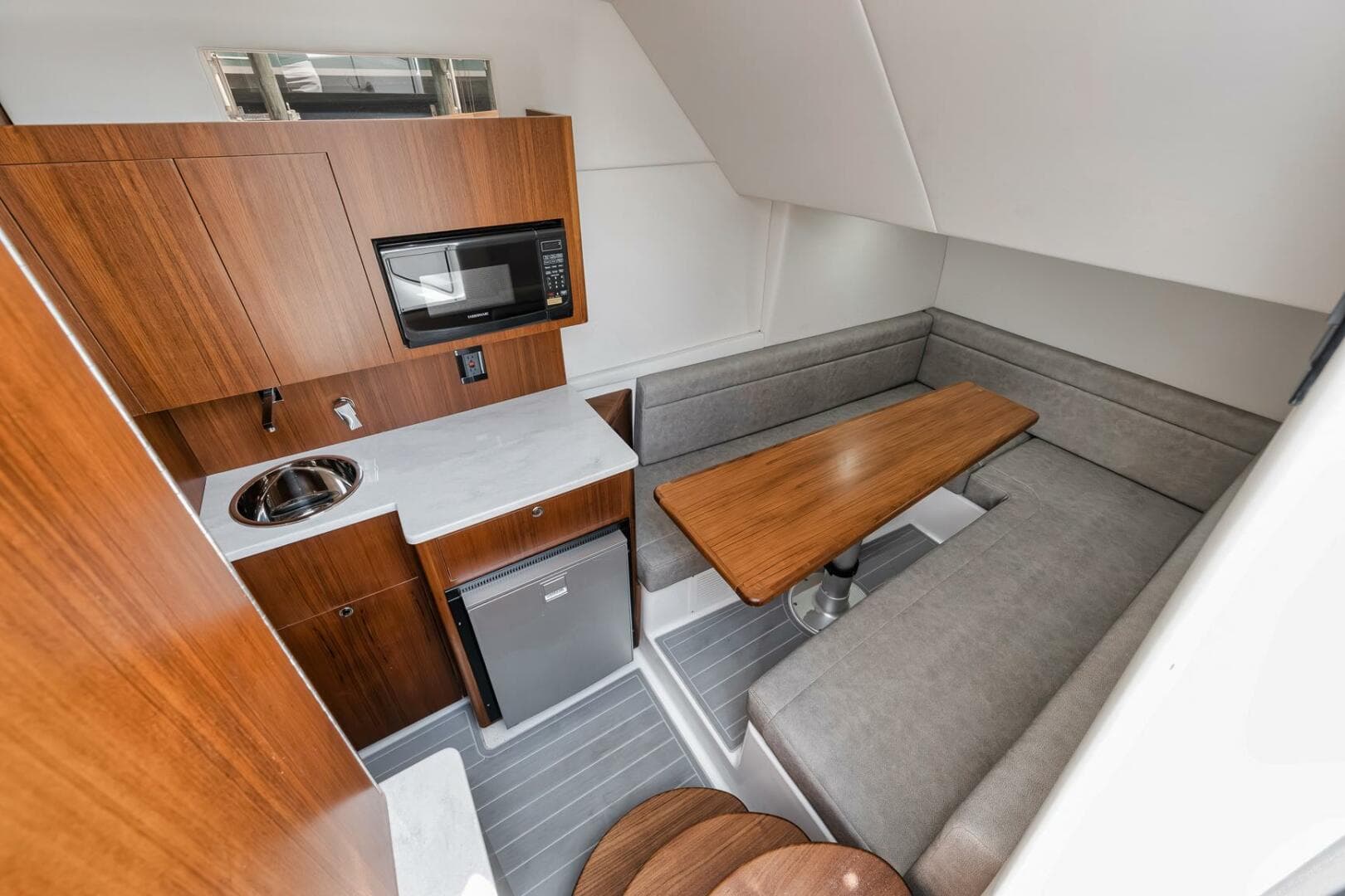 2024 Front Runner 47 CC photo 44