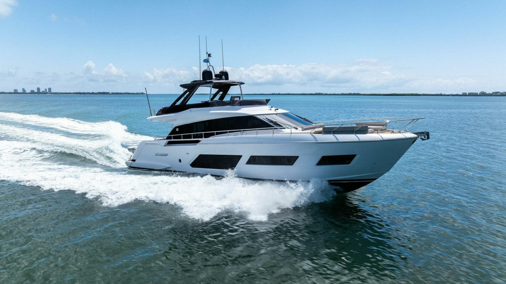 2023 Ferretti Yachts 670 photo 10