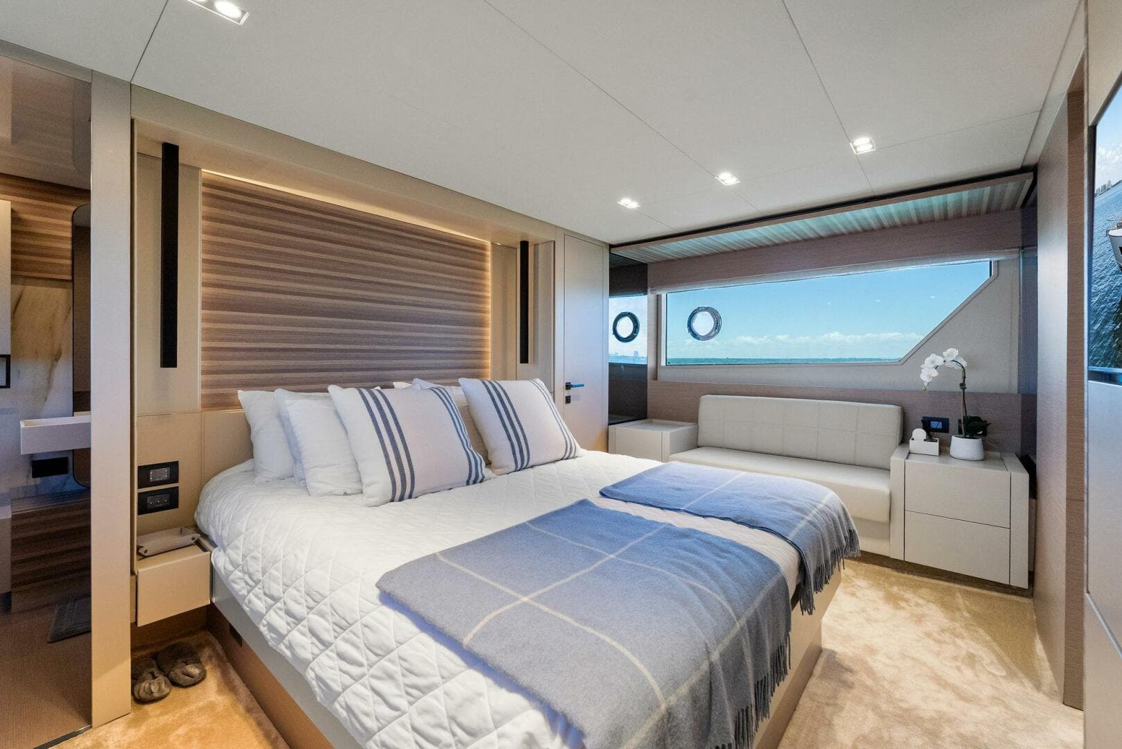 2023 Ferretti Yachts 670 photo 67