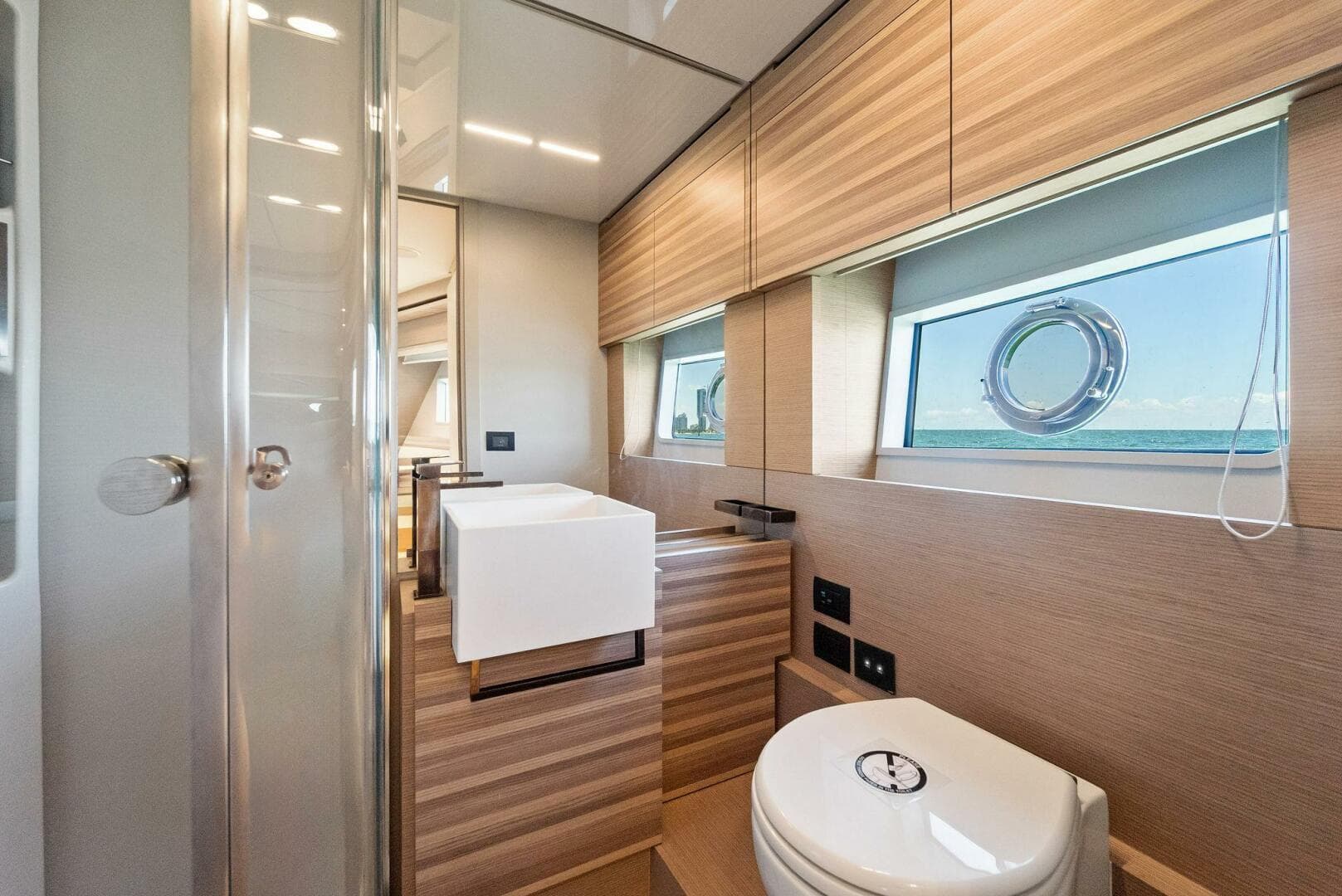 2023 Ferretti Yachts 670 photo 61