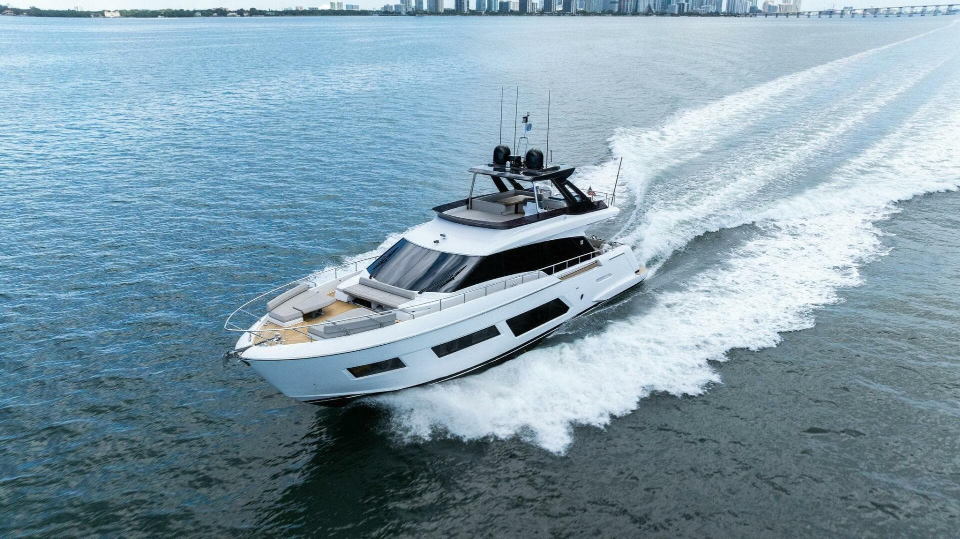 2023 Ferretti Yachts 670 photo 6