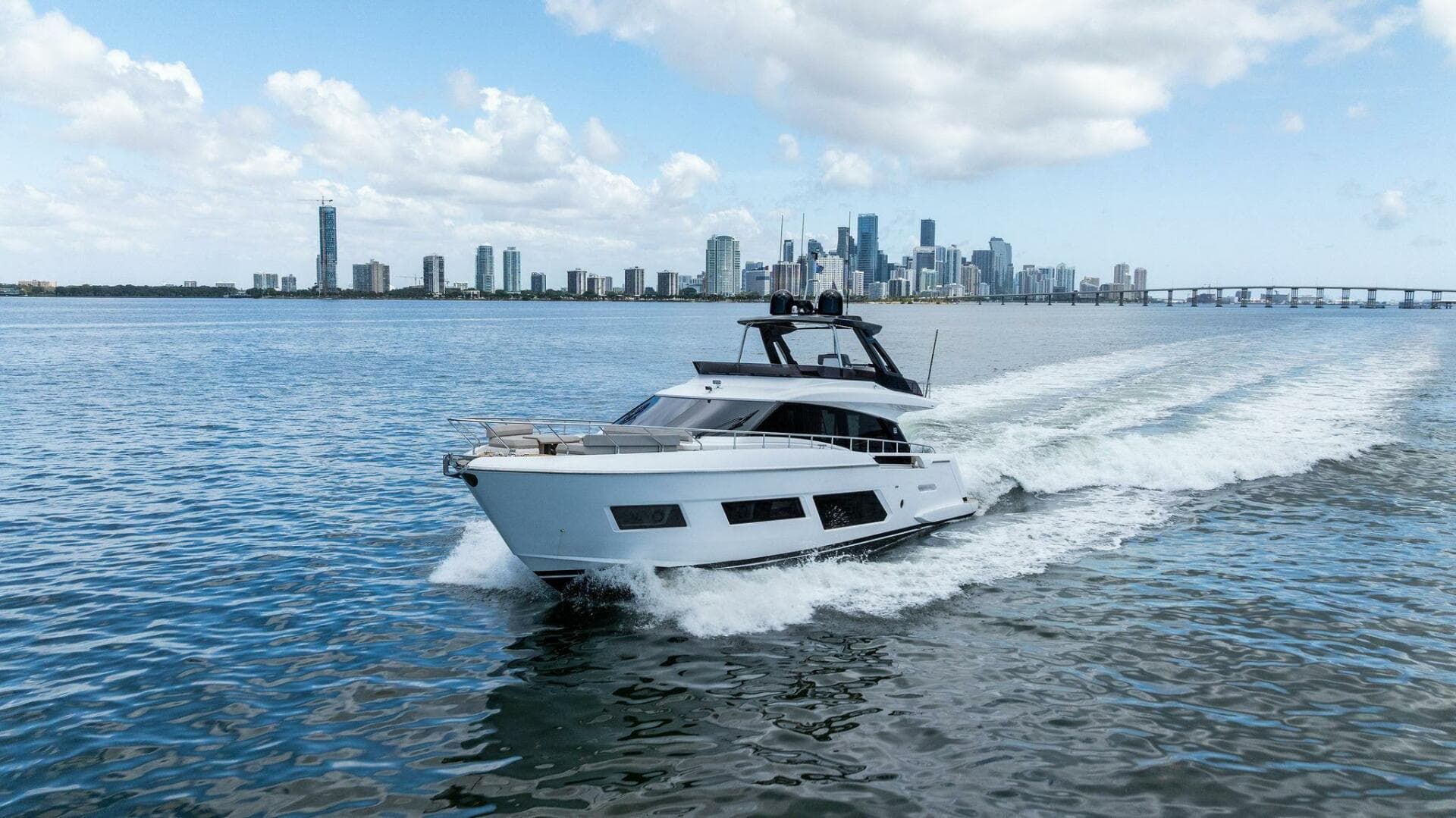 2023 Ferretti Yachts 670 photo 2