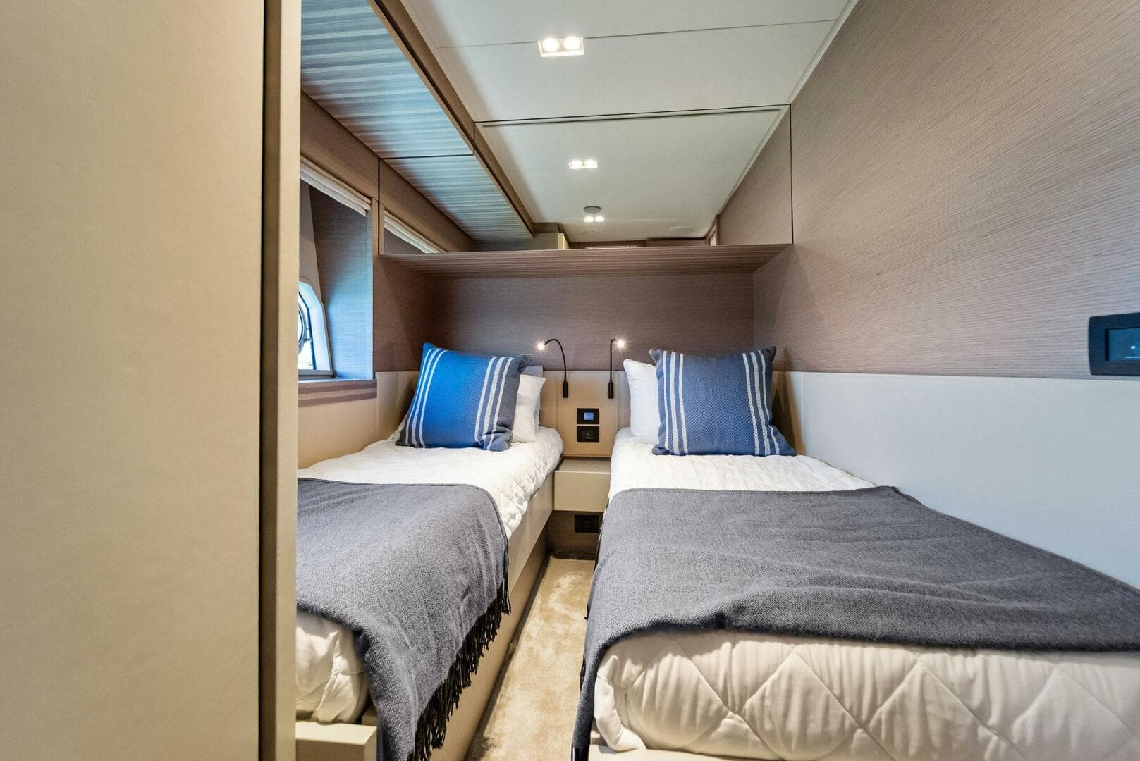 2023 Ferretti Yachts 670 photo 56