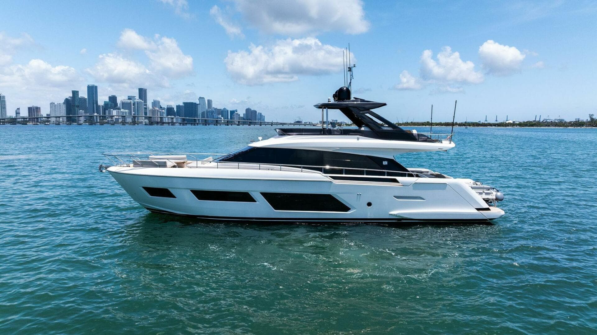 2023 Ferretti Yachts 670 photo 23