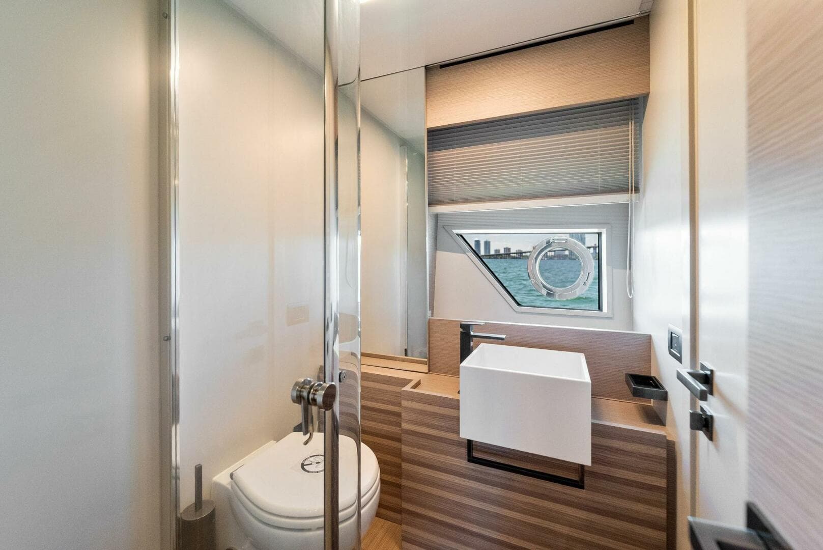 2023 Ferretti Yachts 670 photo 58