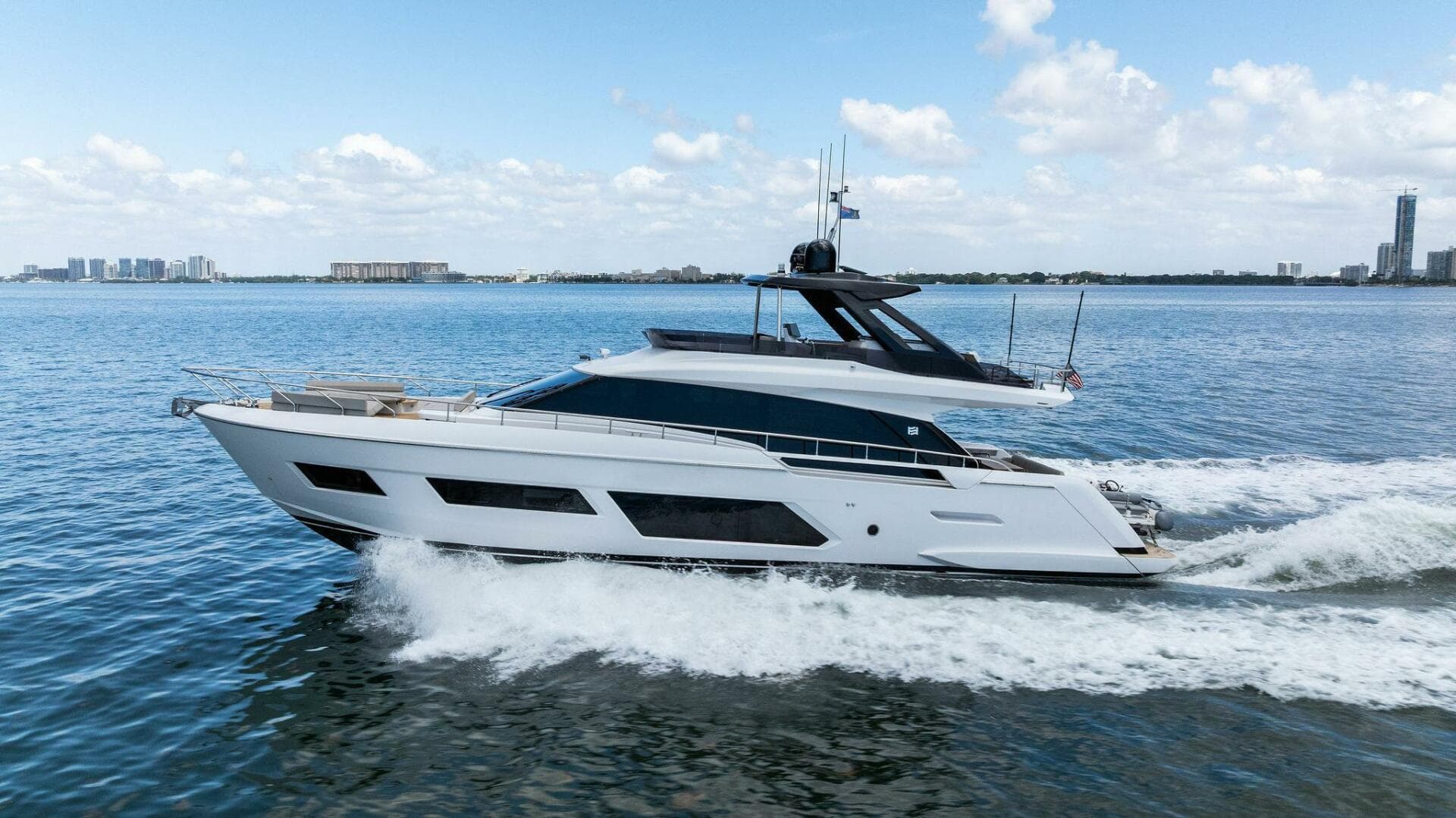 2023 Ferretti Yachts 670 photo 4