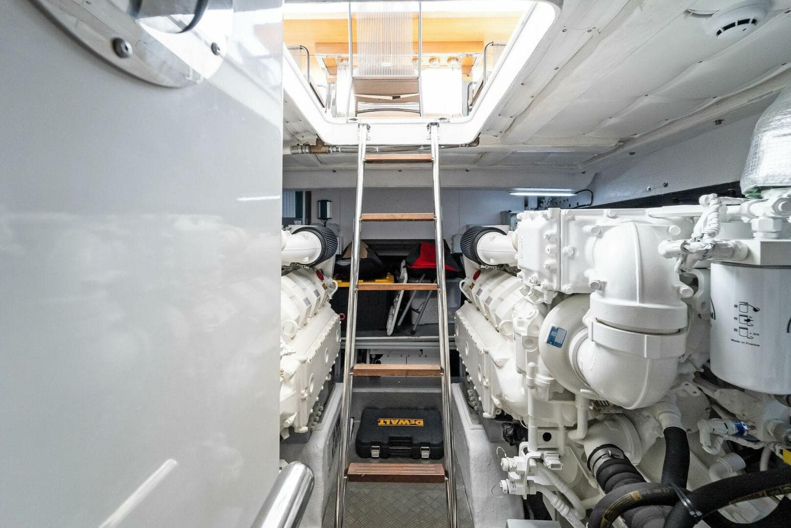 2023 Ferretti Yachts 670 photo 32