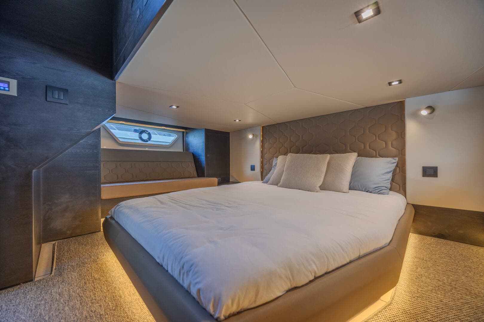 2023 Vanquish Yachts VQ58 photo 47