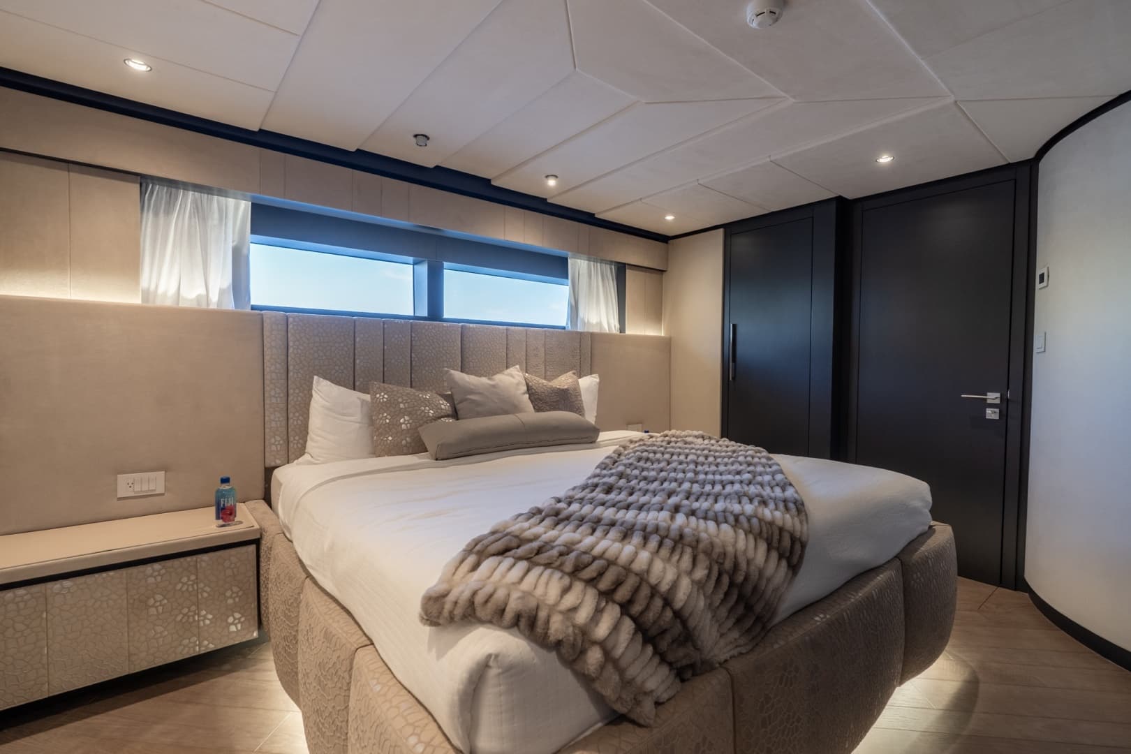 2026 Hargrave E Series Superyachts Division photo 18