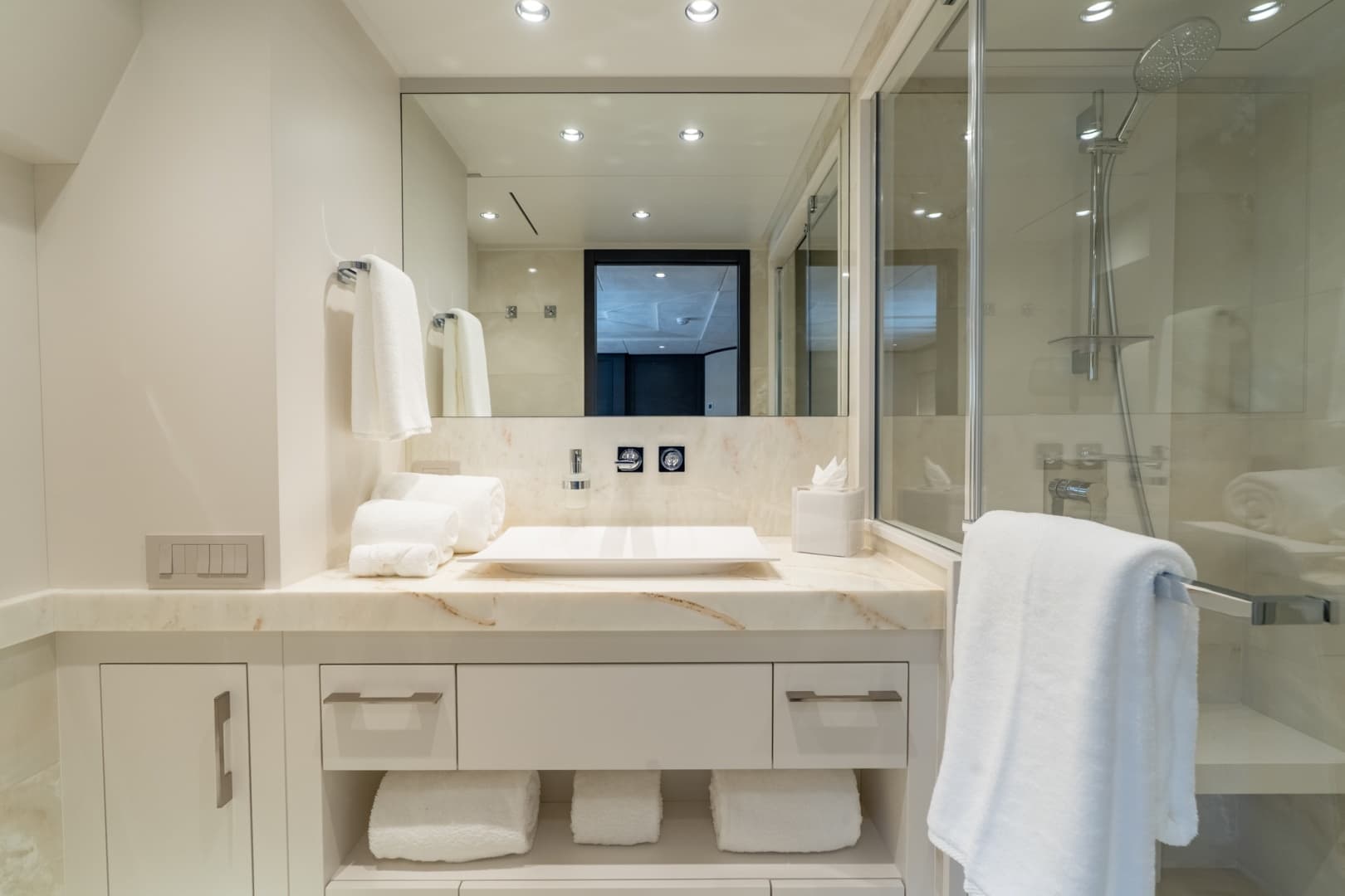 2026 Hargrave E Series Superyachts Division photo 22