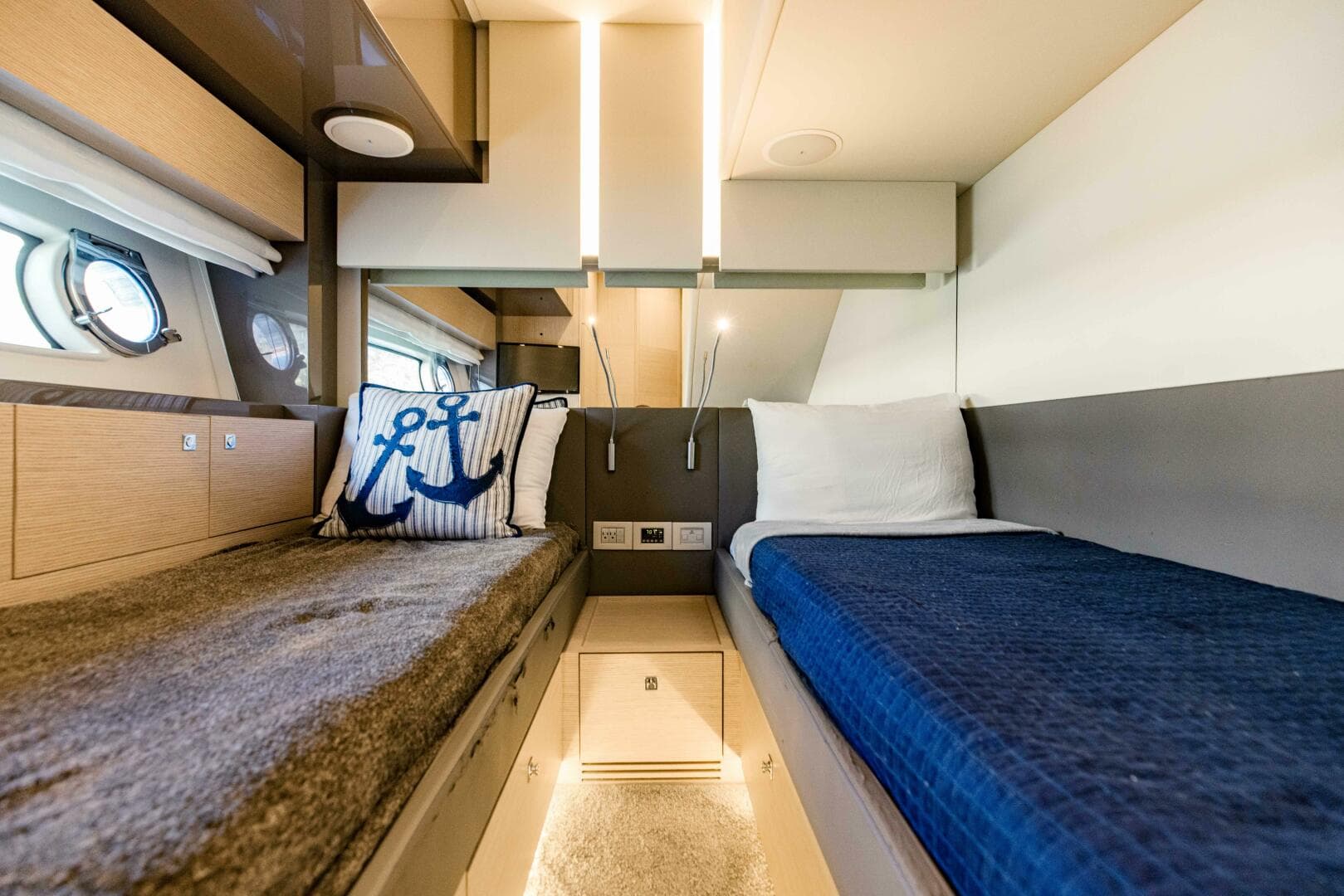 2017 Ferretti Yachts 750 photo 99