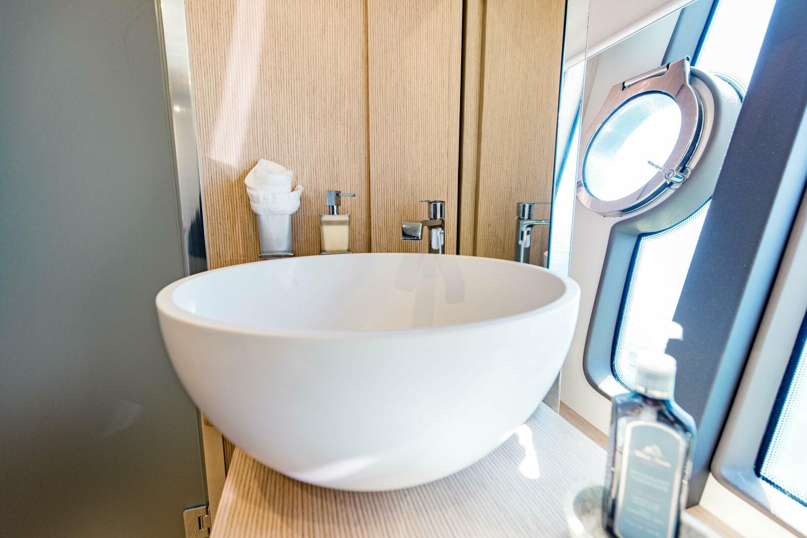 2017 Ferretti Yachts 750 photo 80