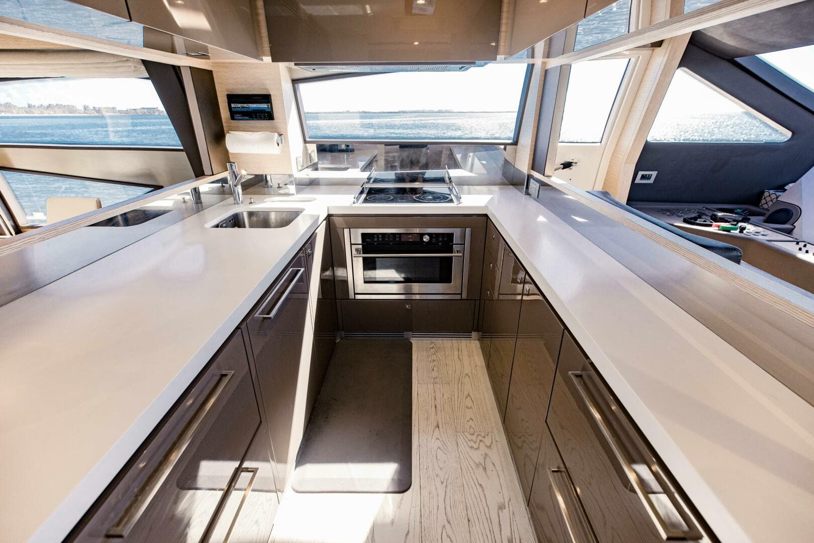 2017 Ferretti Yachts 750 photo 67