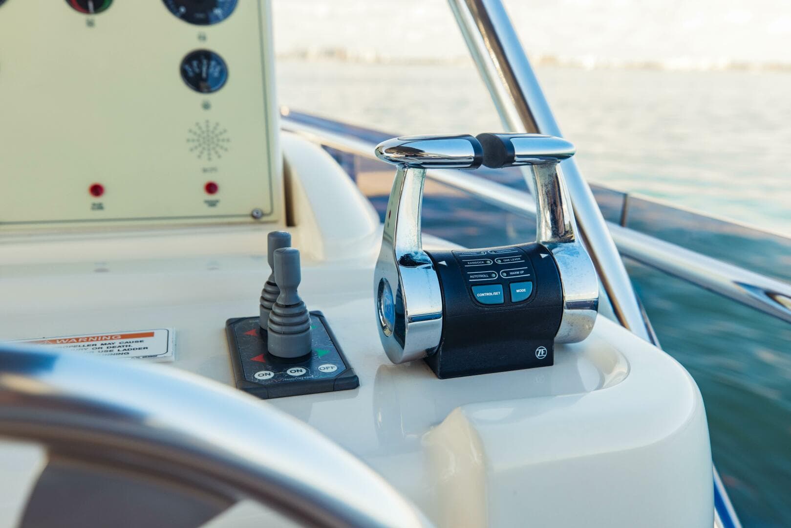 2017 Ferretti Yachts 750 photo 43