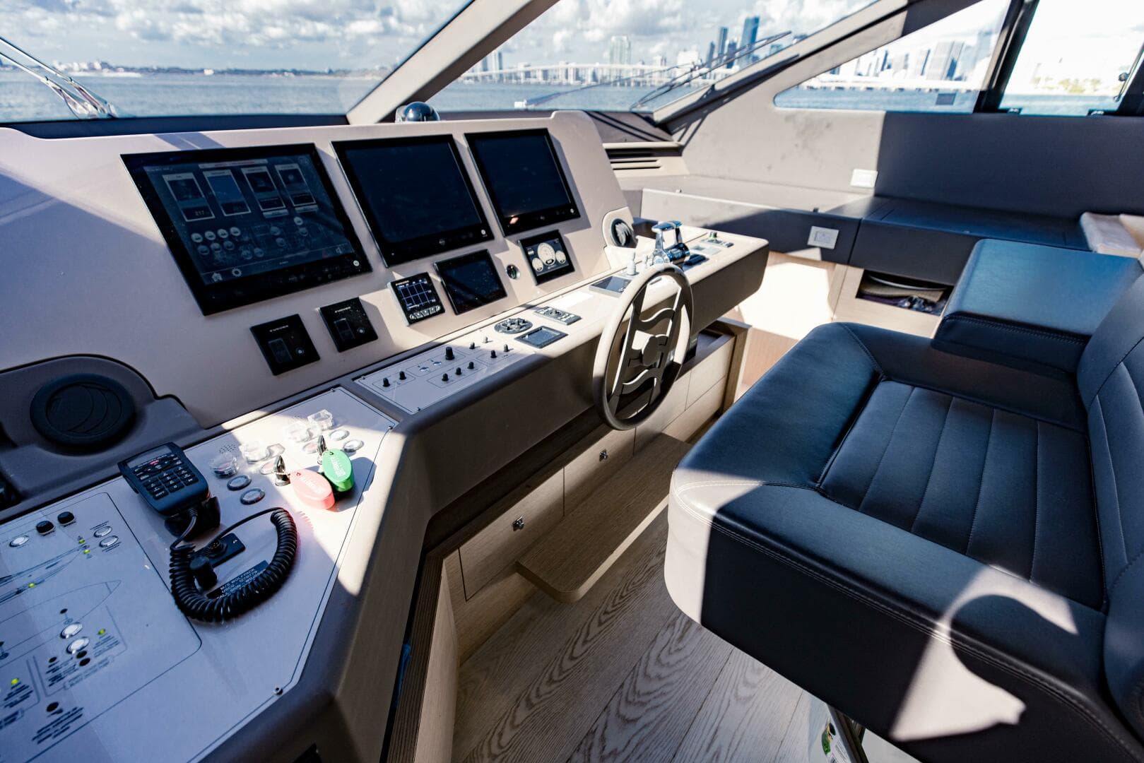 2017 Ferretti Yachts 750 photo 70