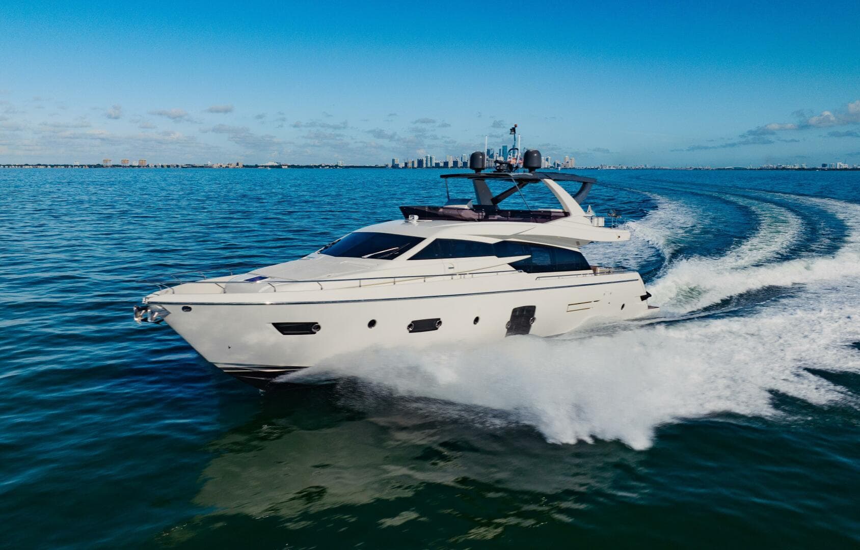 2017 Ferretti Yachts 750 photo 4