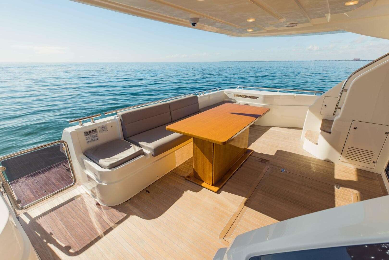 2017 Ferretti Yachts 750 photo 20