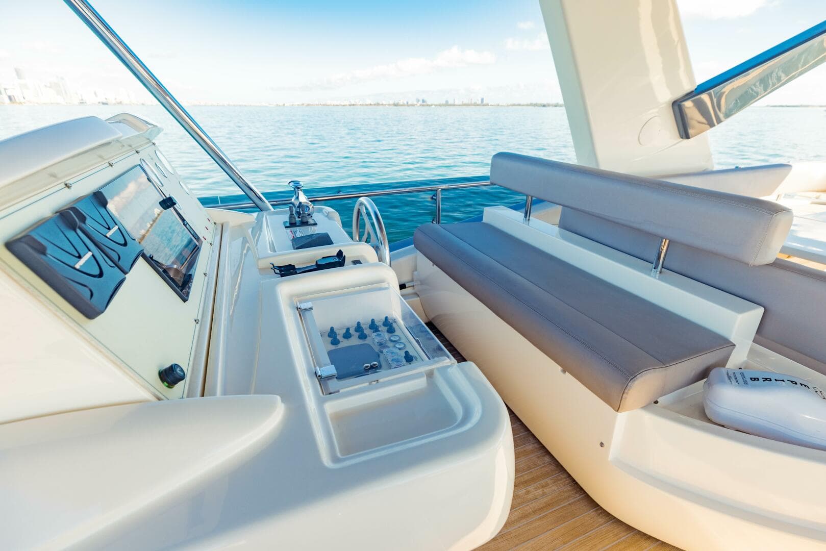 2017 Ferretti Yachts 750 photo 39