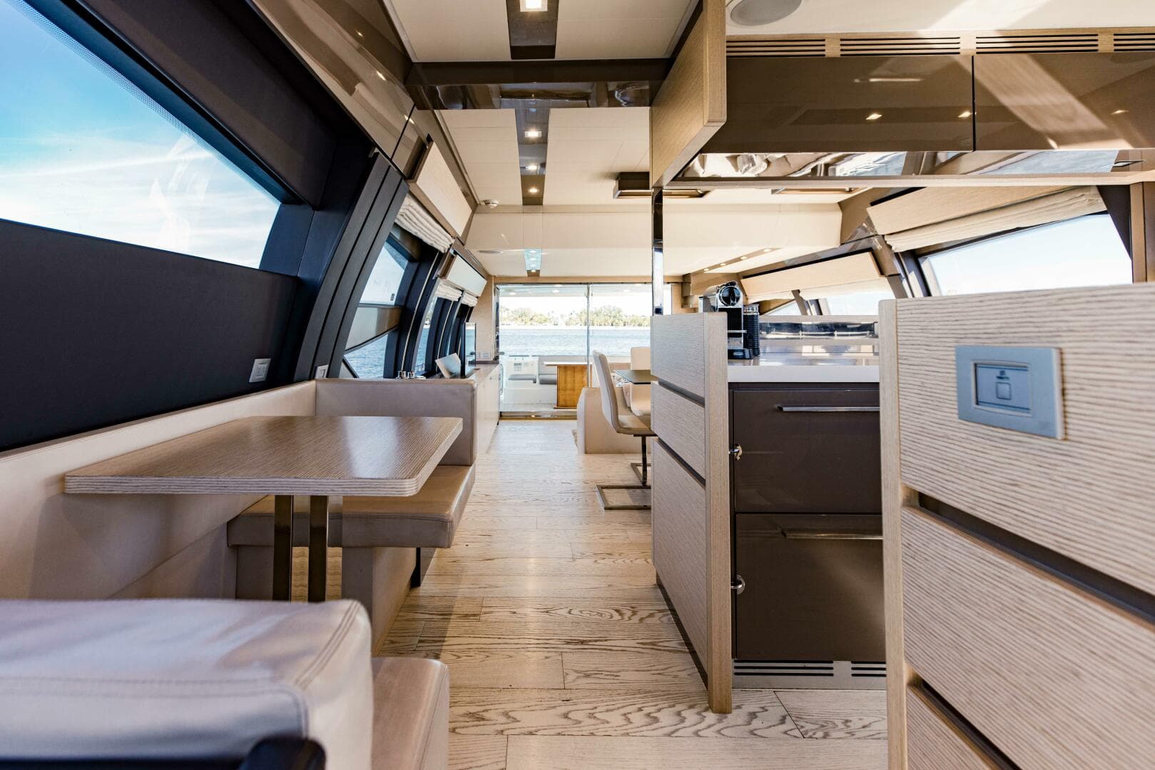 2017 Ferretti Yachts 750 photo 59