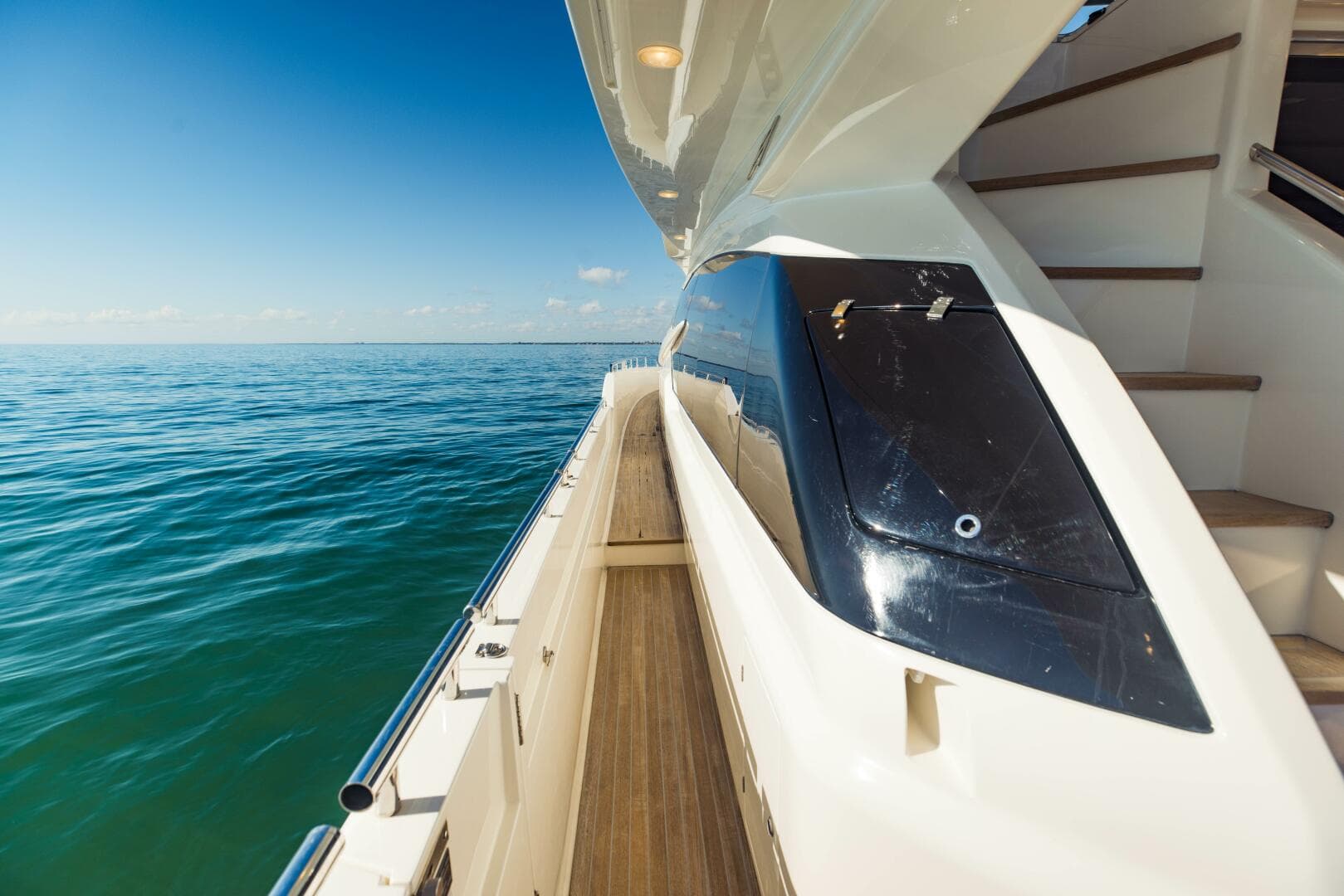 2017 Ferretti Yachts 750 photo 23