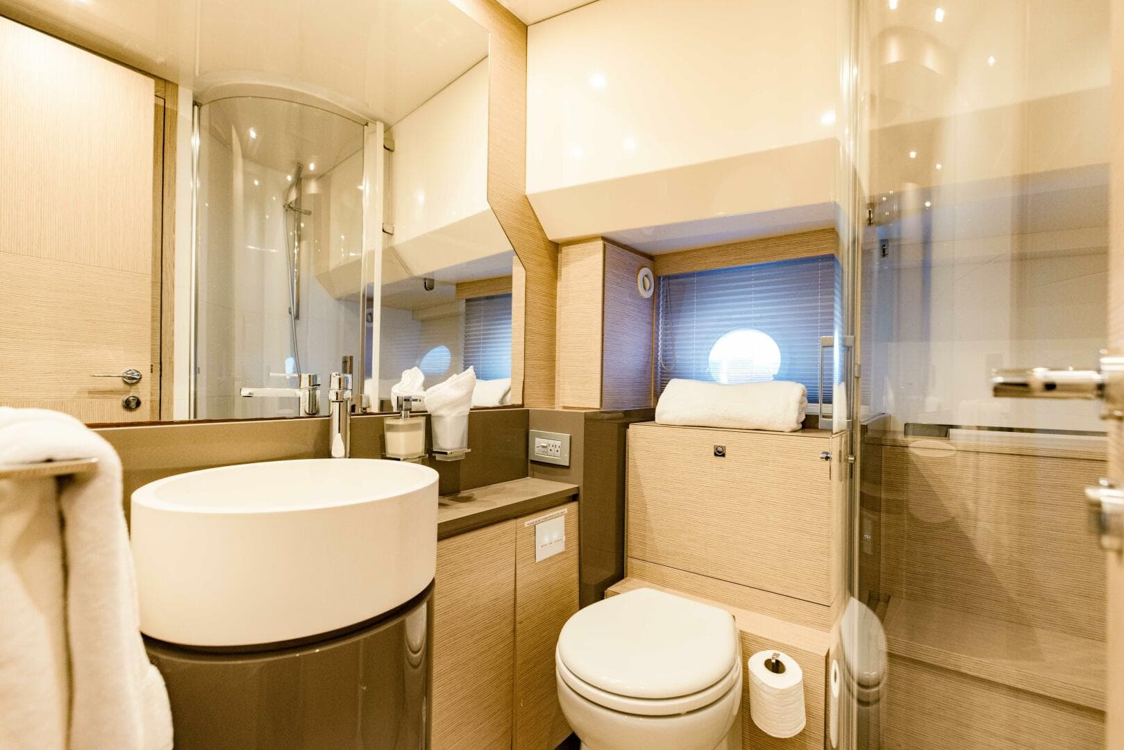 2017 Ferretti Yachts 750 photo 98