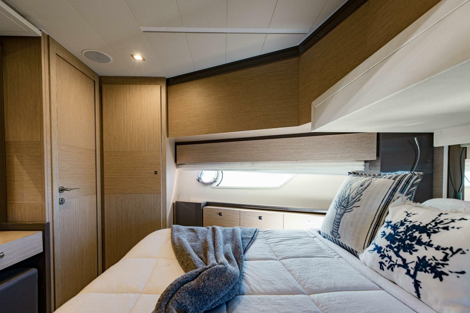 2017 Ferretti Yachts 750 photo 85