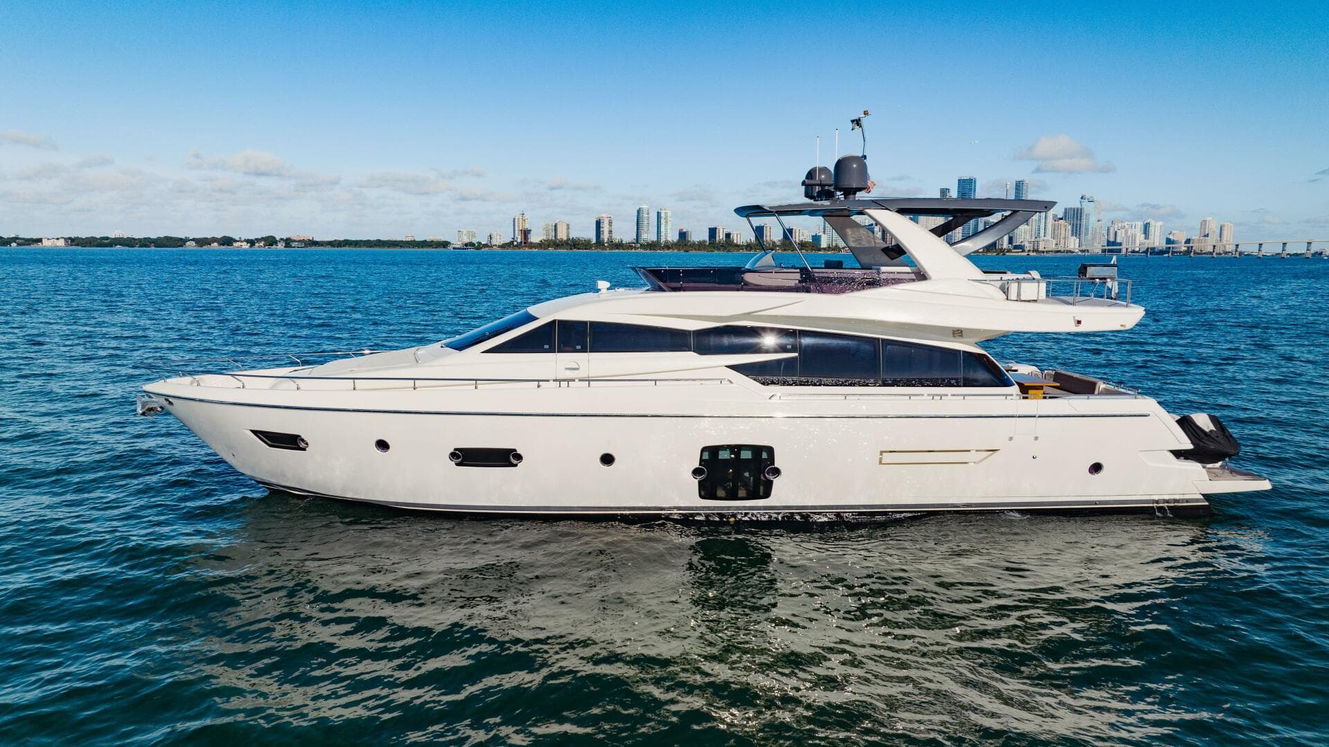 2017 Ferretti Yachts 750 photo 11