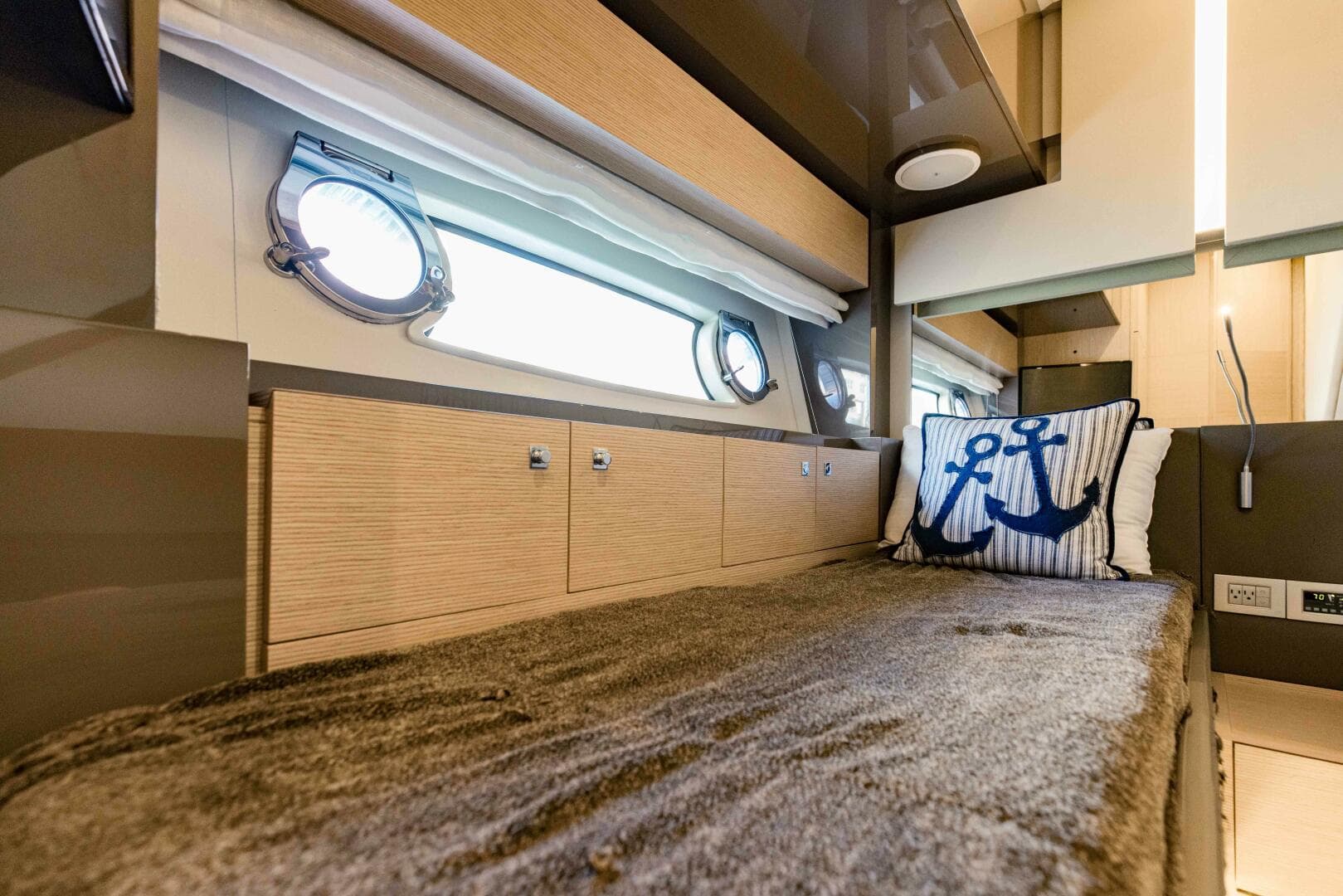 2017 Ferretti Yachts 750 photo 101
