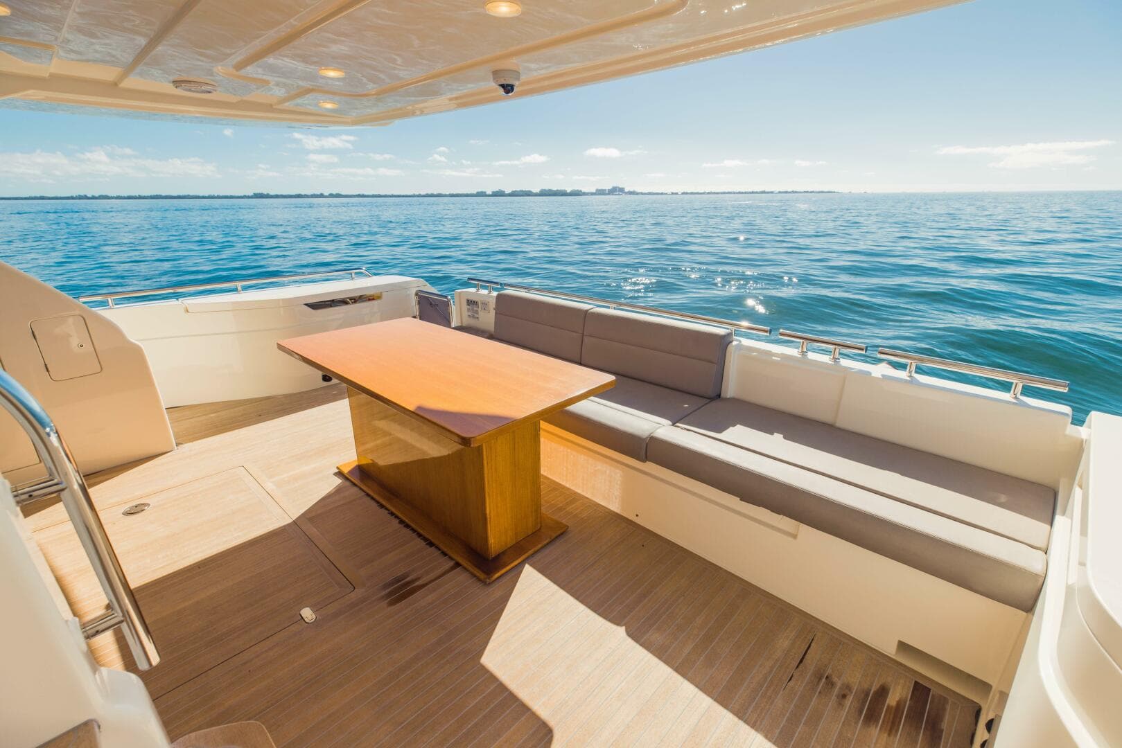 2017 Ferretti Yachts 750 photo 21