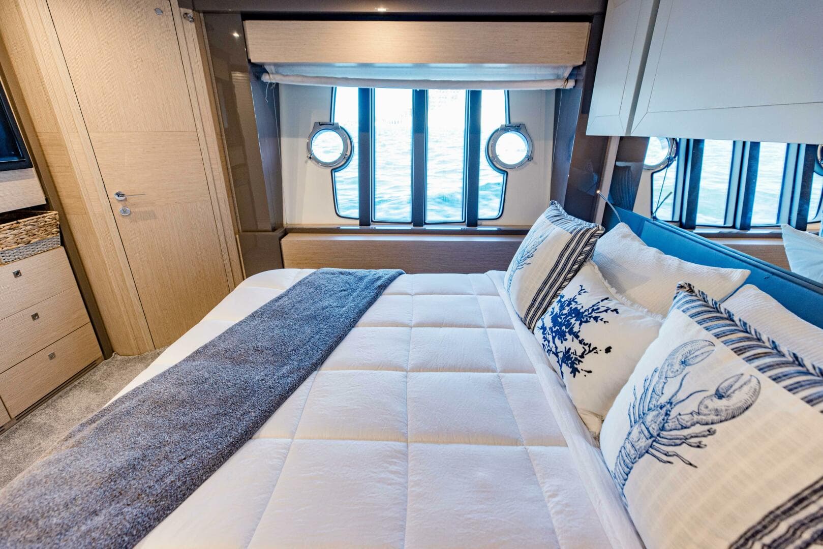 2017 Ferretti Yachts 750 photo 74