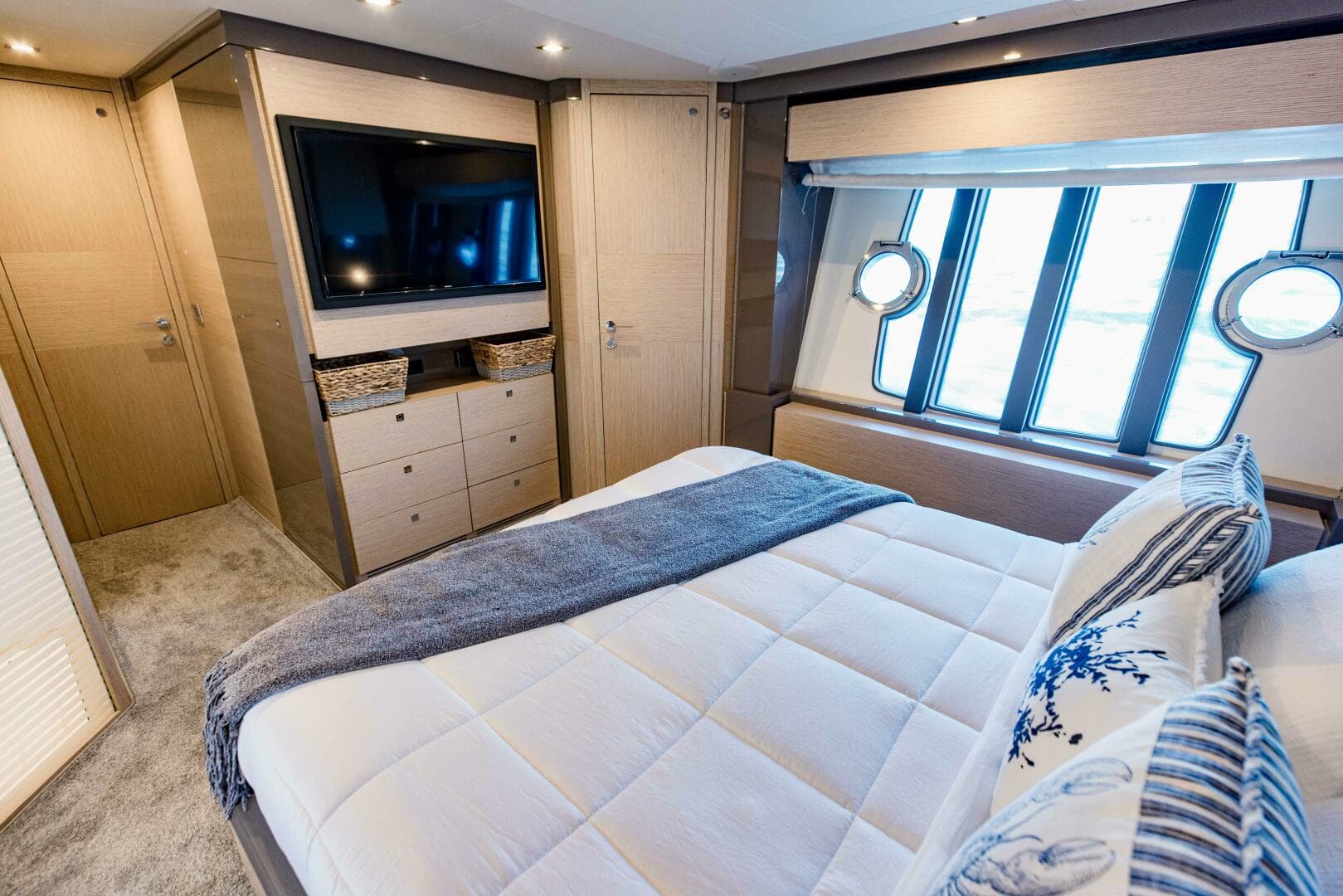 2017 Ferretti Yachts 750 photo 75