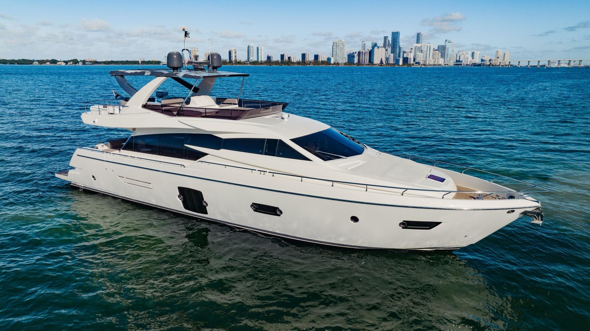 2017 Ferretti Yachts 750 photo 8