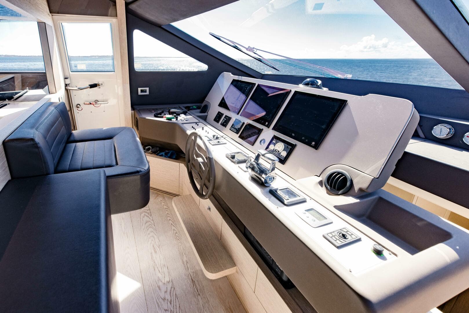 2017 Ferretti Yachts 750 photo 69