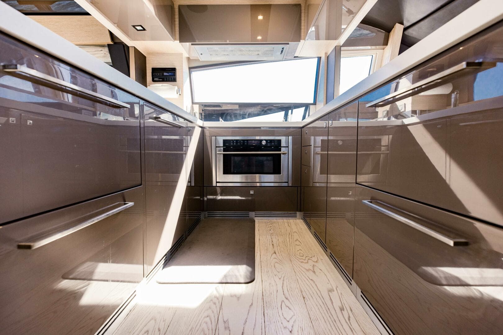 2017 Ferretti Yachts 750 photo 62