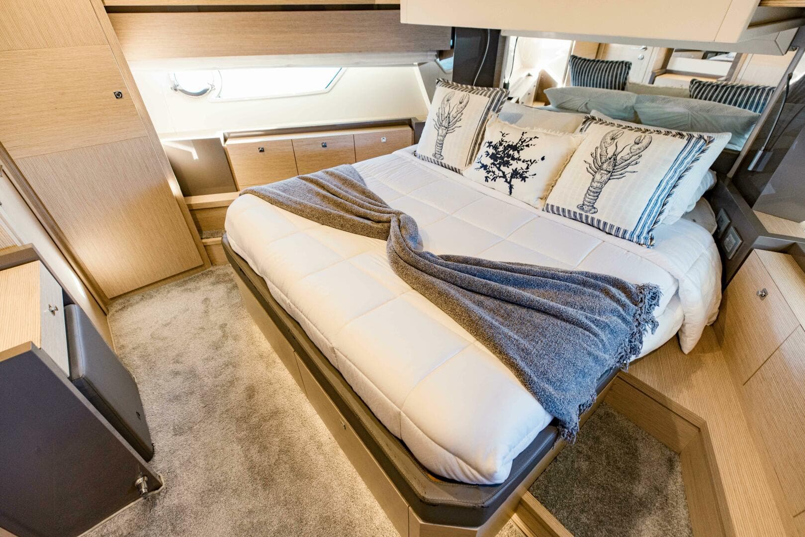 2017 Ferretti Yachts 750 photo 82