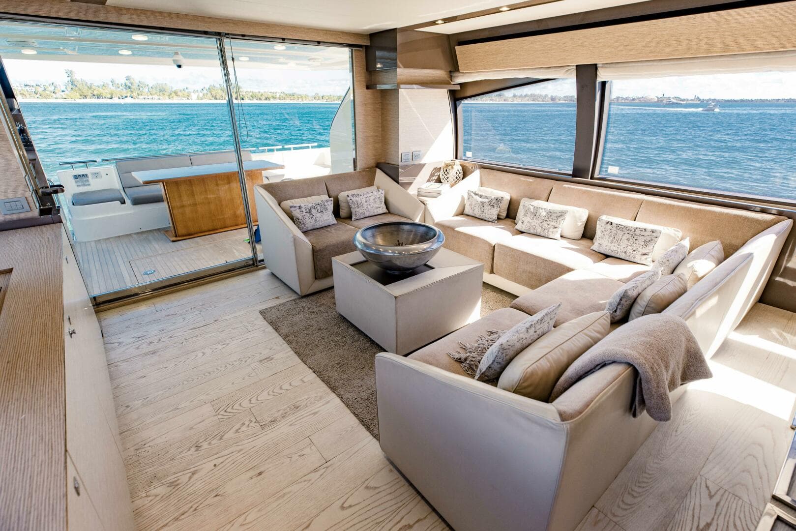 2017 Ferretti Yachts 750 photo 50