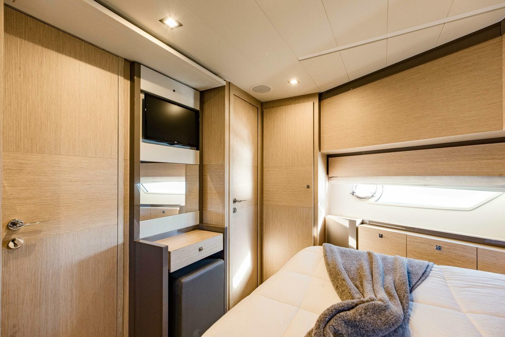 2017 Ferretti Yachts 750 photo 84