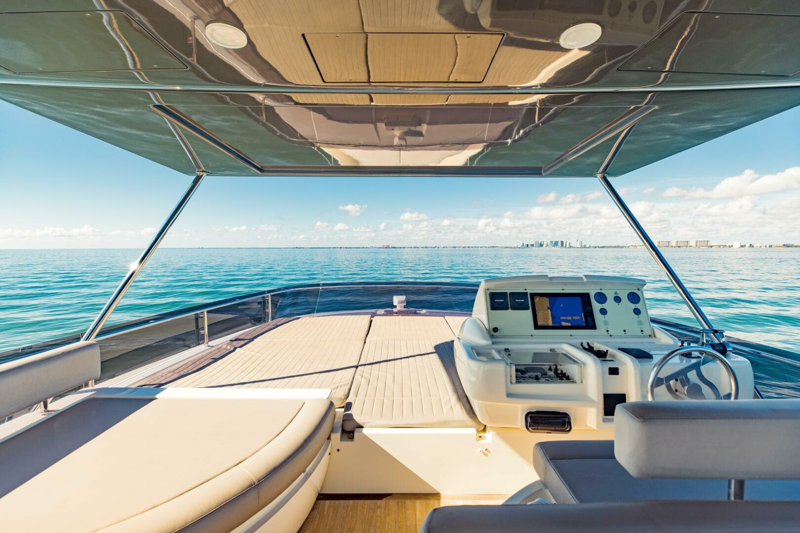 2017 Ferretti Yachts 750 photo 34